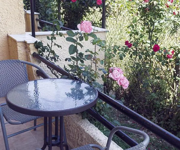 Chrysanthi Melitsa Apts. Σιδάρι