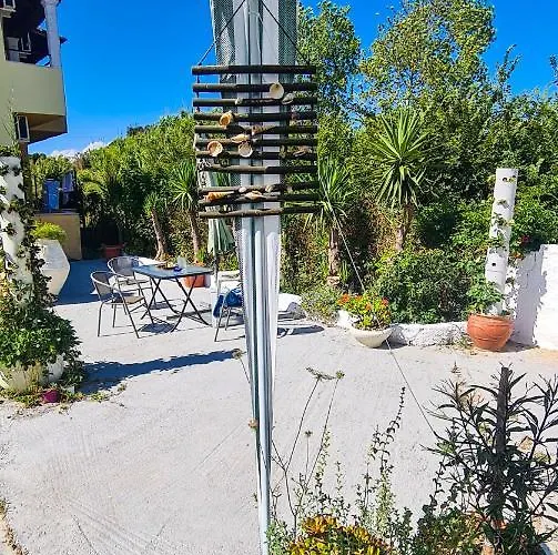 Chrysanthi Melitsa Apts. Σιδάρι