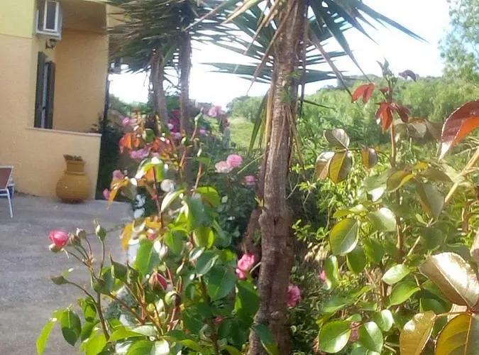 Chrysanthi Melitsa Apts. *