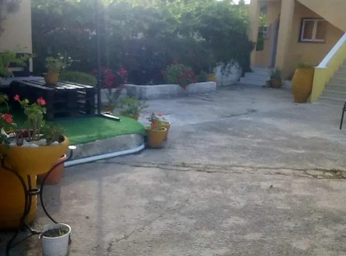 Chrysanthi Melitsa Apts.