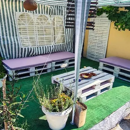 Chrysanthi Melitsa Apts. Σιδάρι