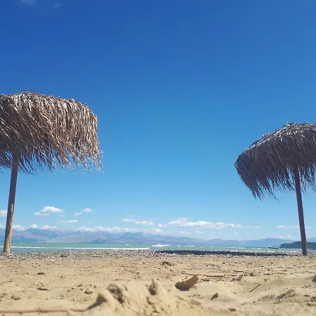 Chrysanthi Melitsa Apts. * Sidárion